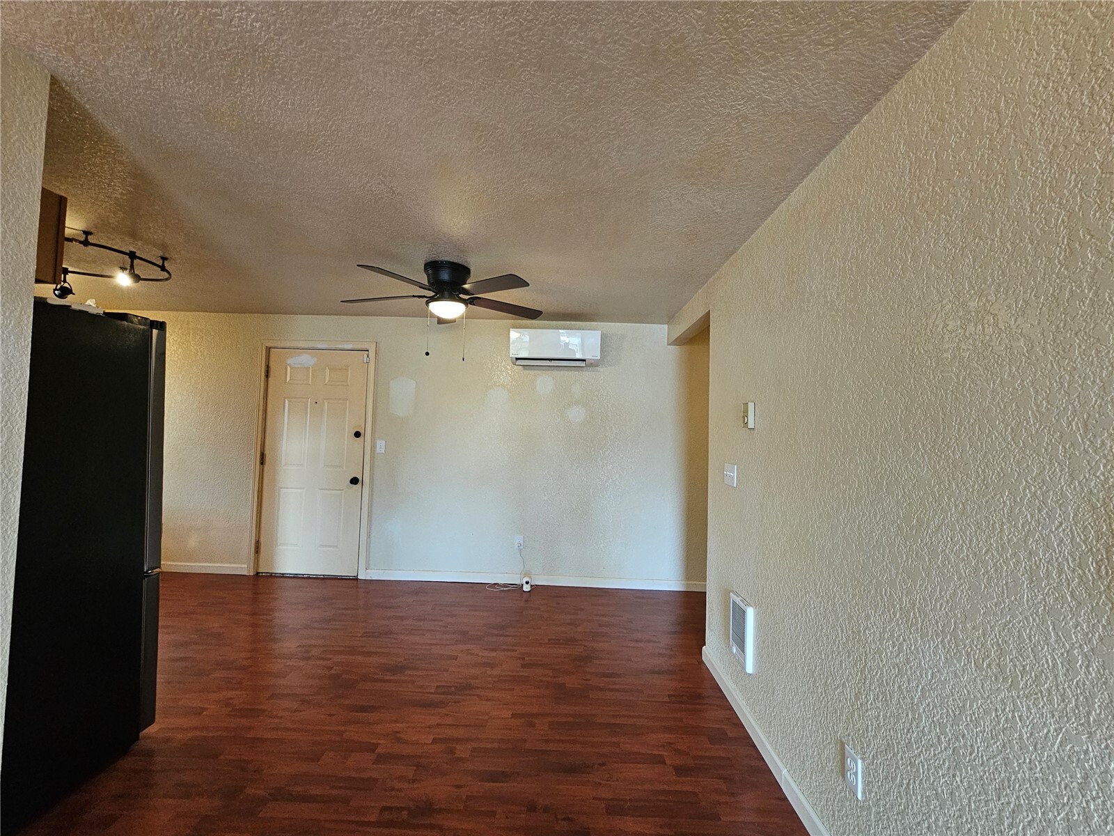 1810 Laurel Street Property Photo 8