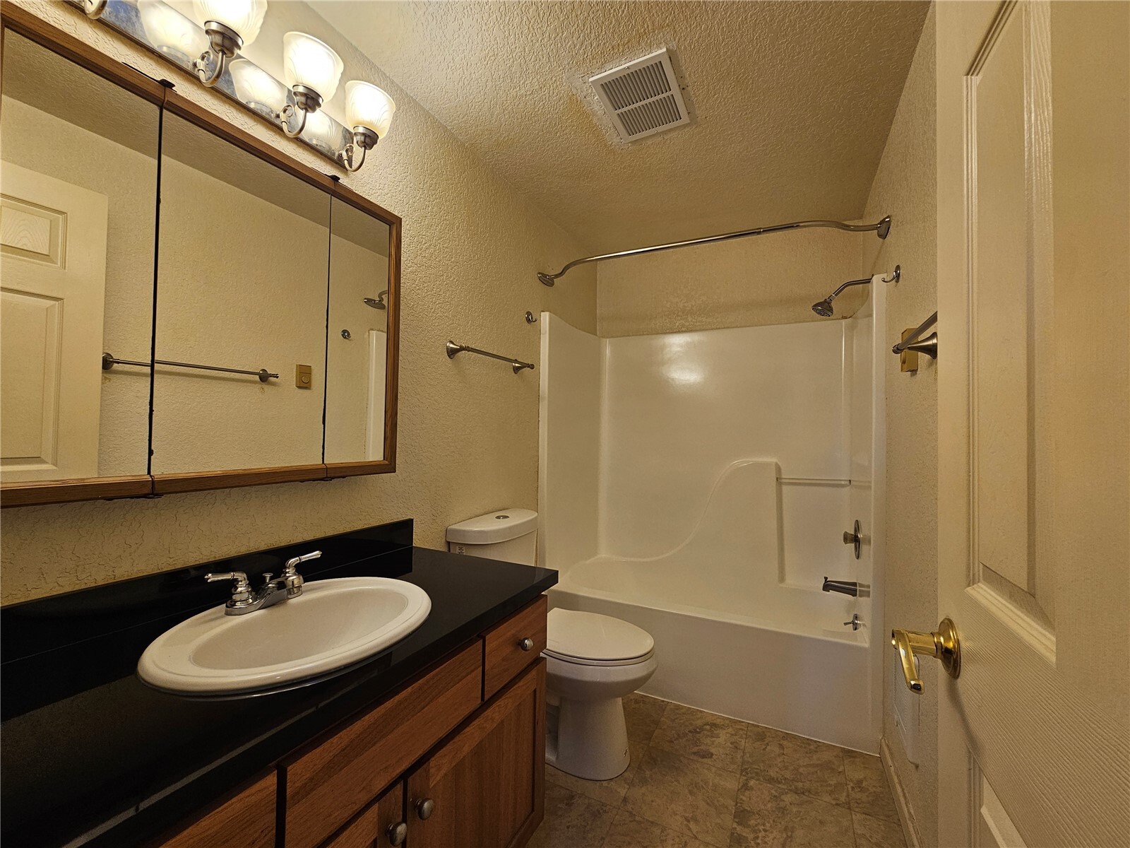 1810 Laurel Street Property Photo 9