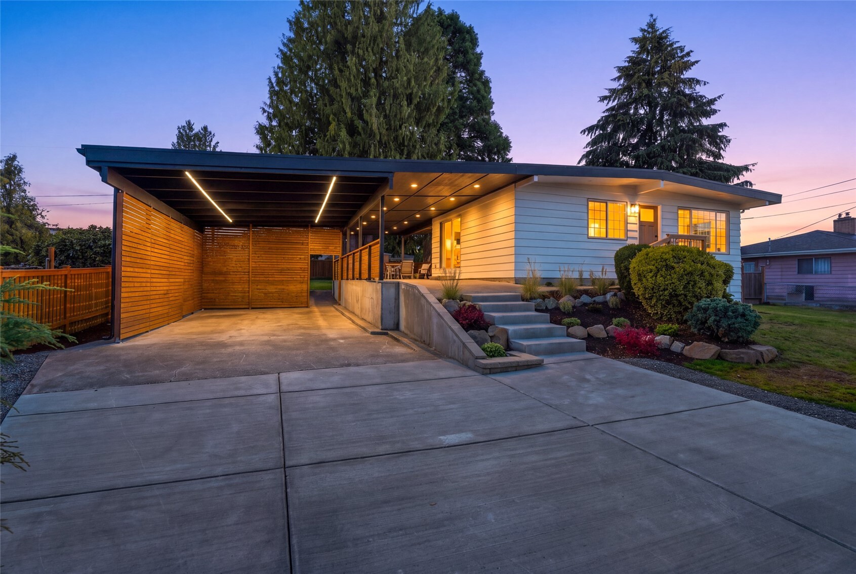 17028 Larch Way Property Photo 1