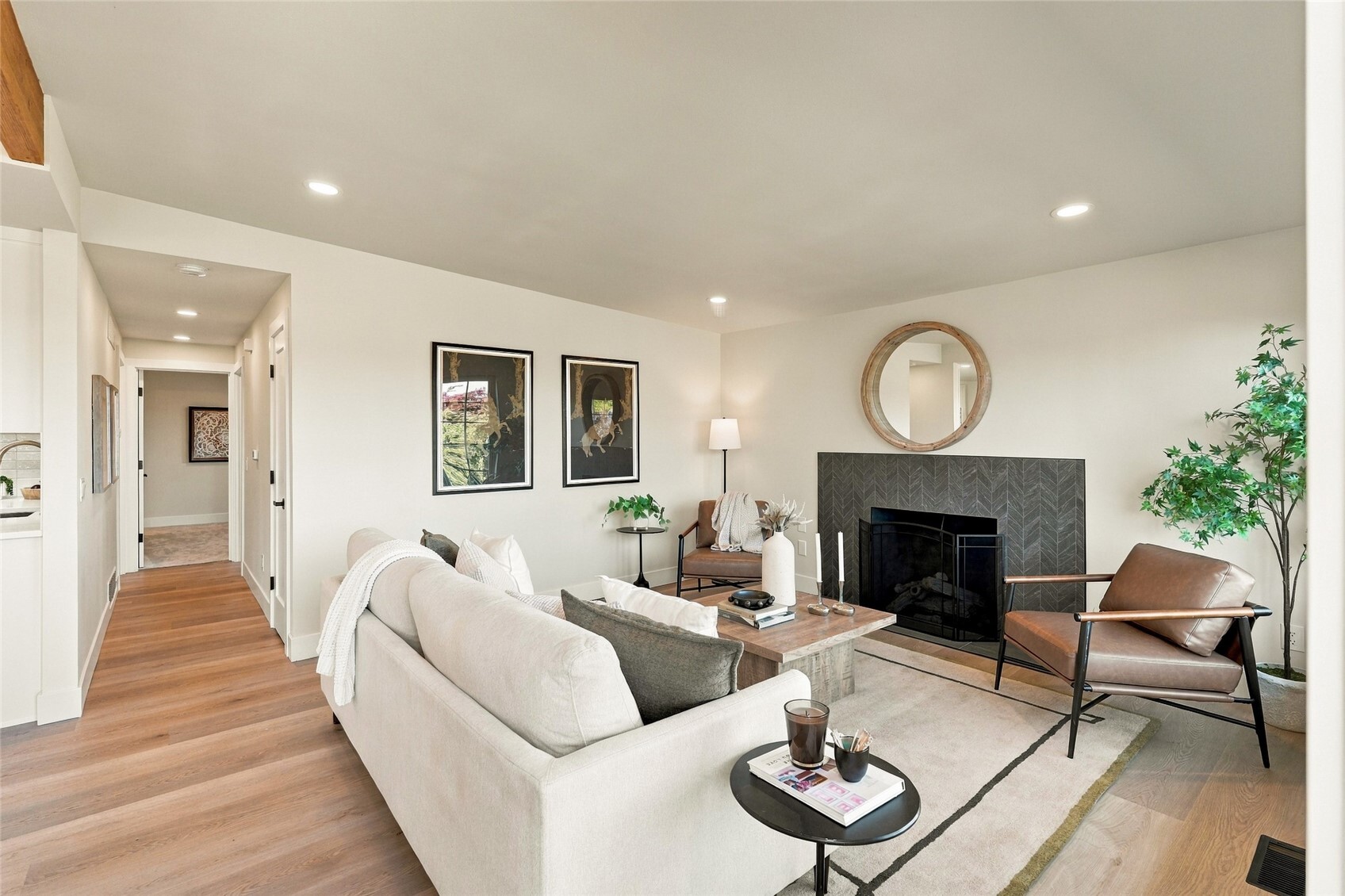 17028 Larch Way Property Photo 6