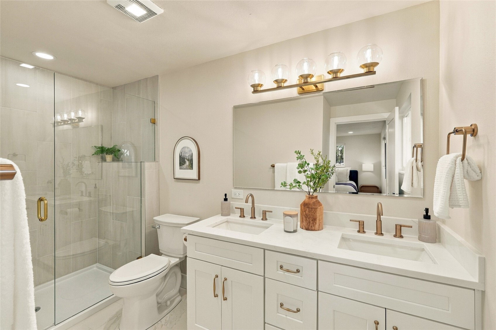 17028 Larch Way Property Photo 16