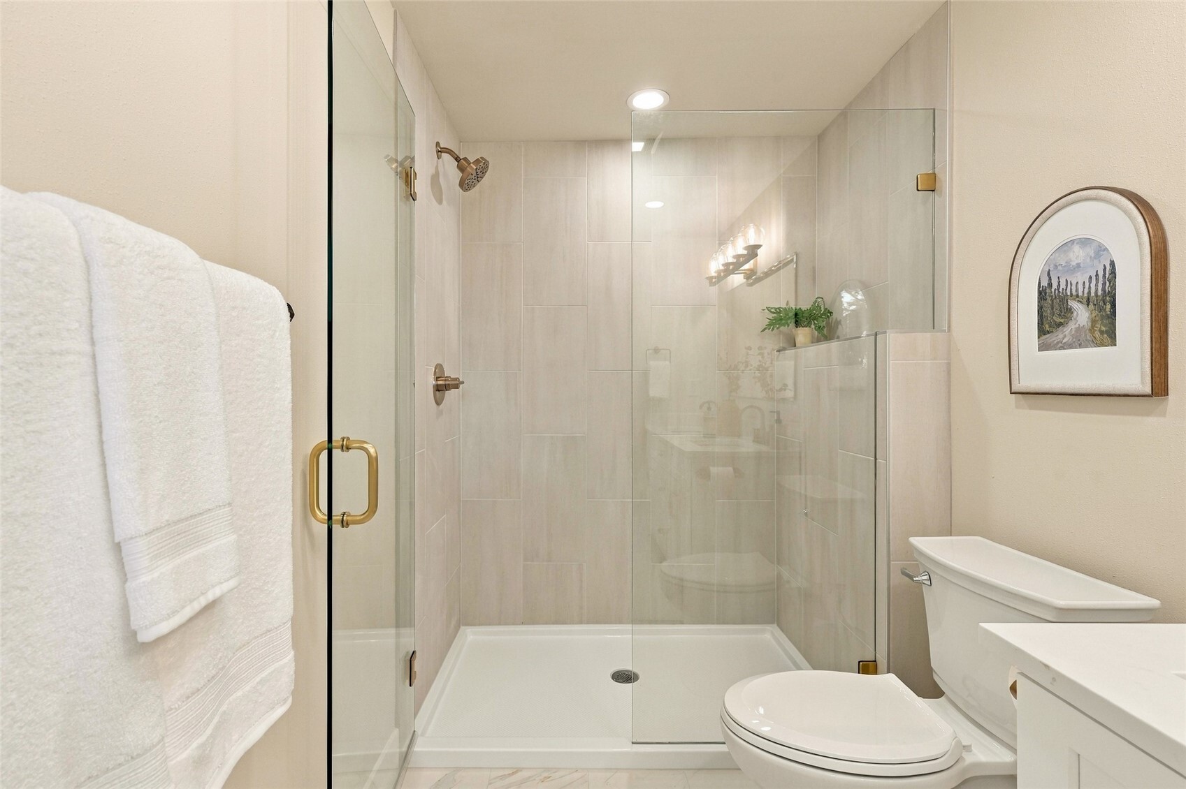 17028 Larch Way Property Photo 17