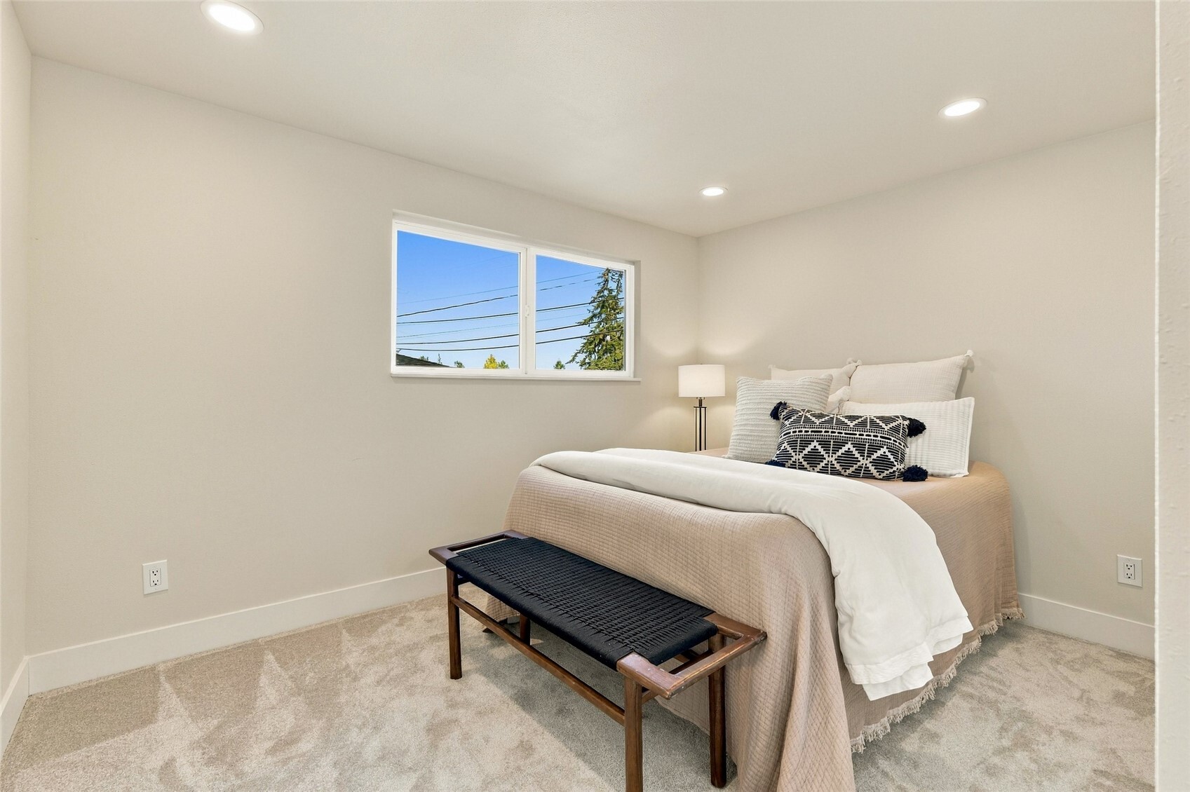 17028 Larch Way Property Photo 18