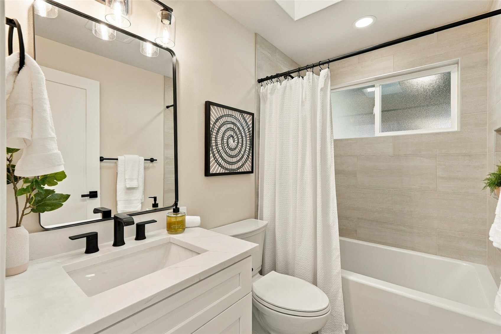 17028 Larch Way Property Photo 19