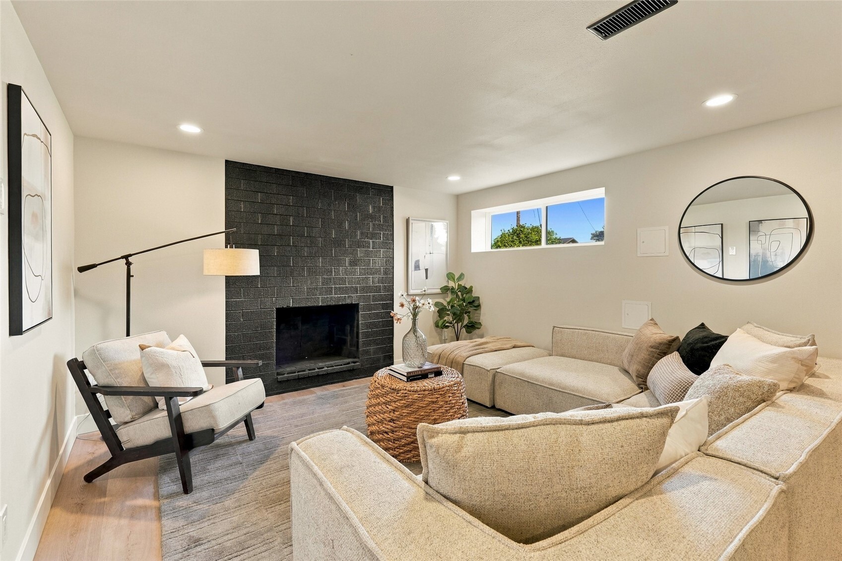 17028 Larch Way Property Photo 21
