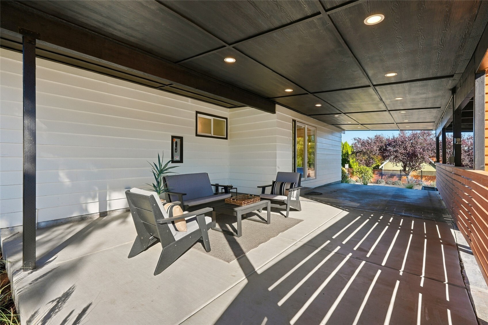 17028 Larch Way Property Photo 28