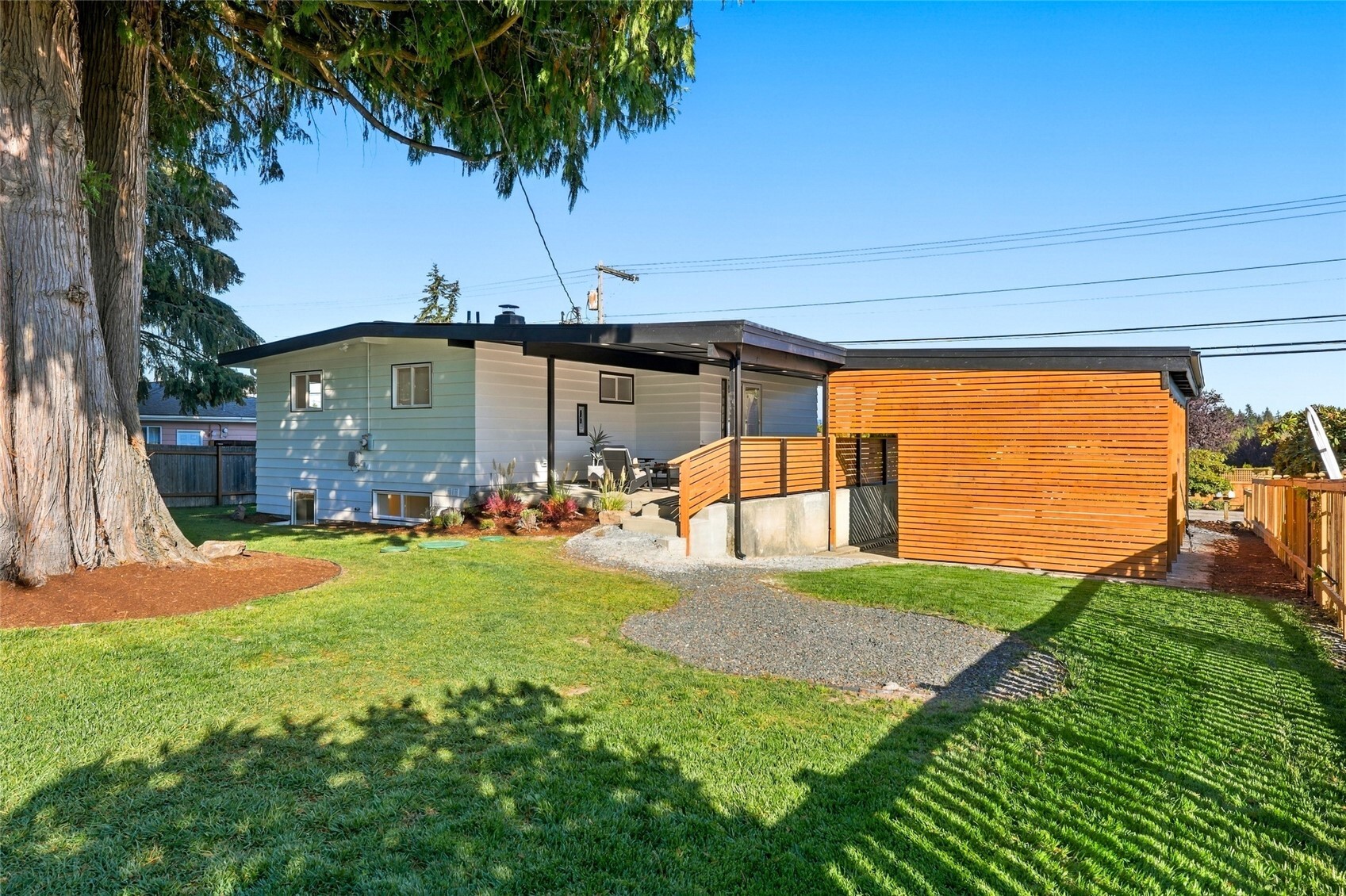 17028 Larch Way Property Photo 33