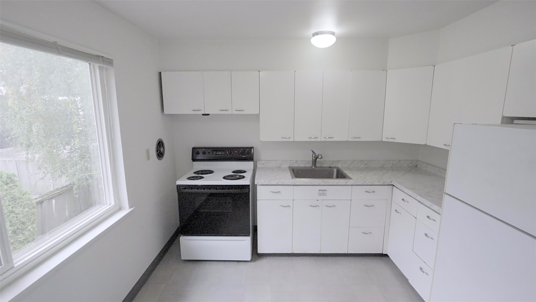 2352 Alki Avenue Property Photo 17