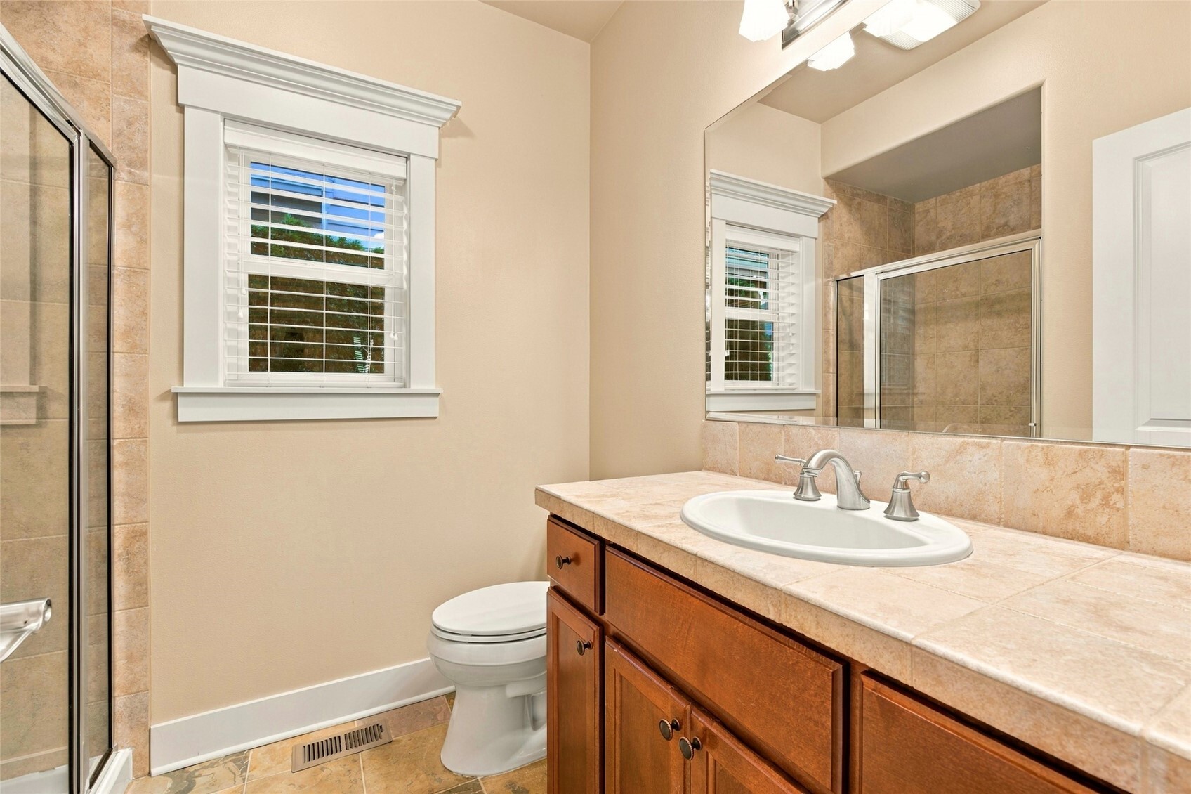 1131 236th Place Property Photo 5