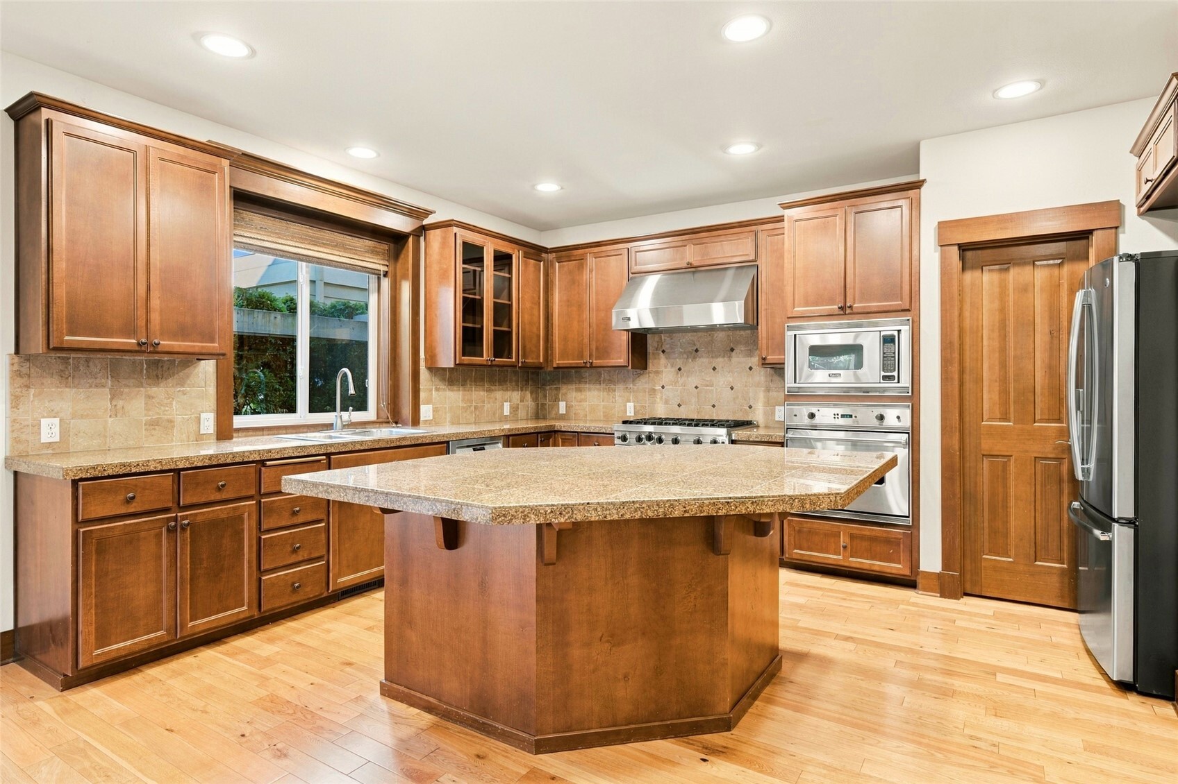 1131 236th Place Property Photo 6