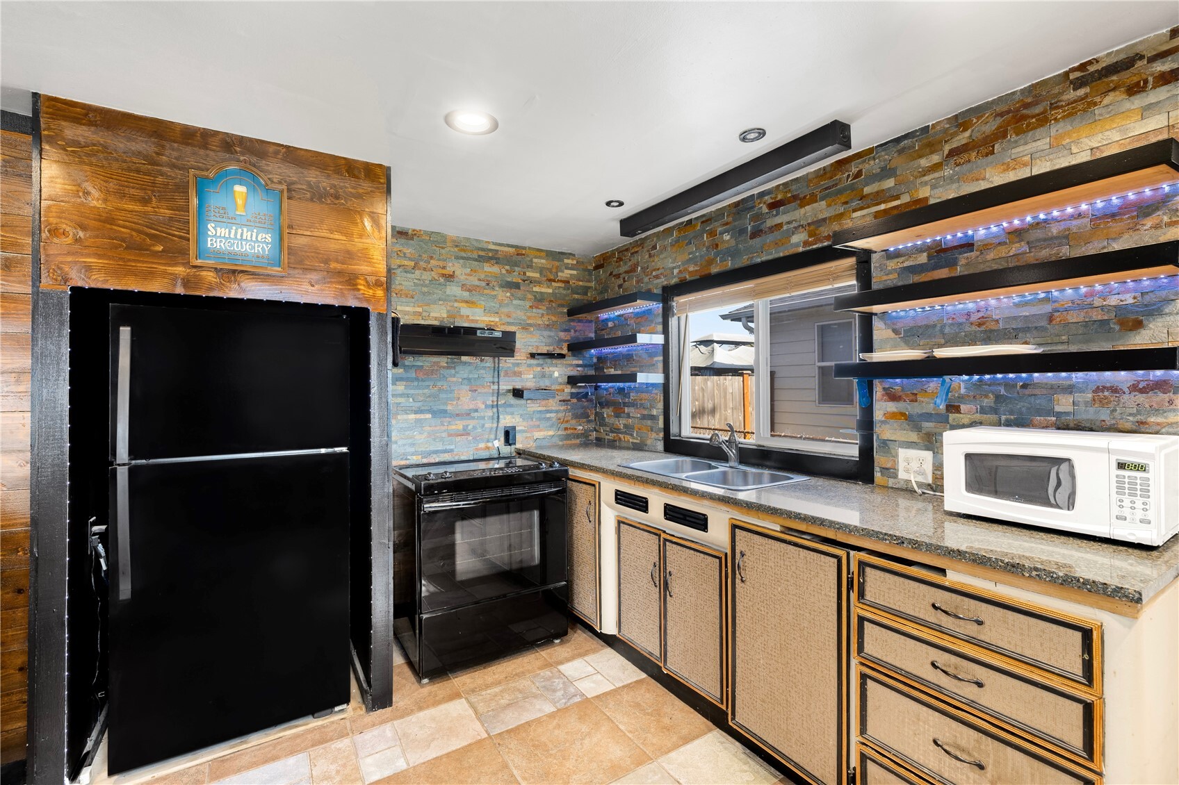 1207 Violet Meadow Street Property Photo 9