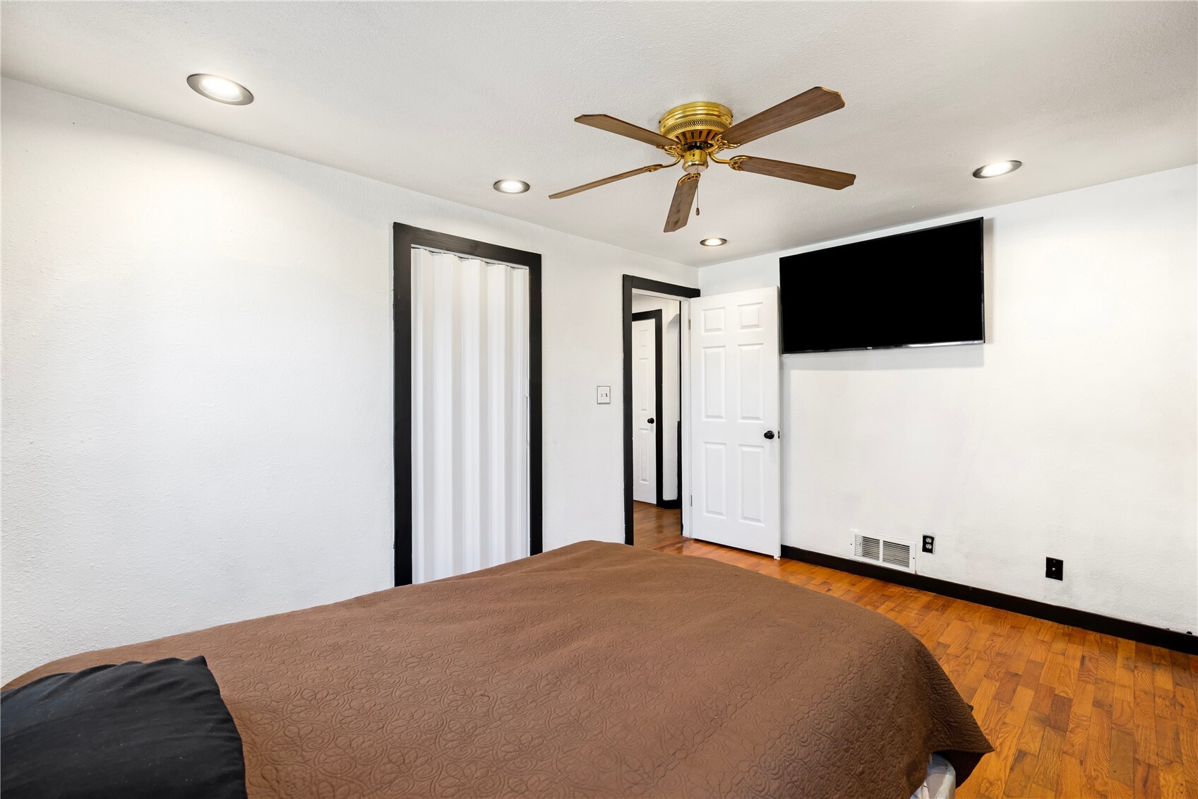 1207 Violet Meadow Street Property Photo 16
