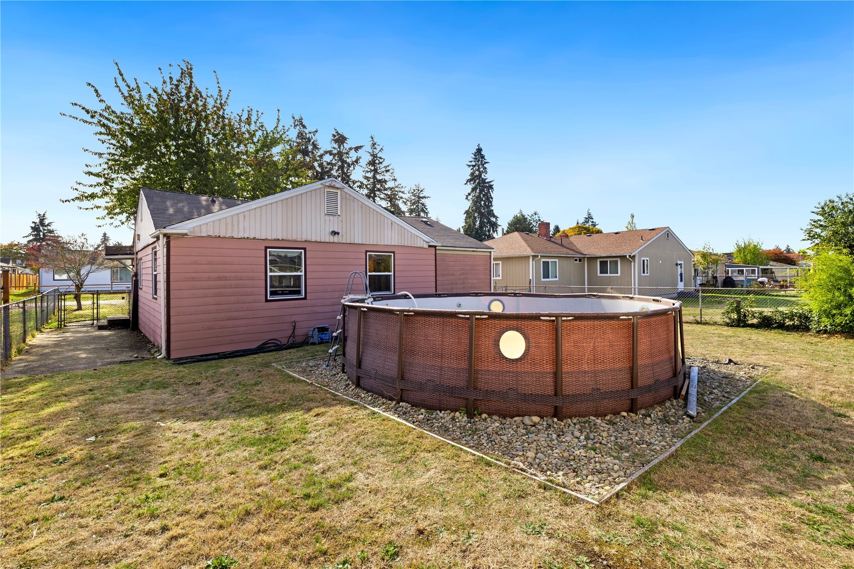 1207 Violet Meadow Street Property Photo 20