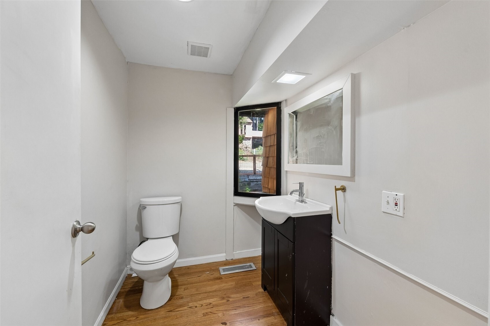 10702 Hill Terrace Property Photo 16
