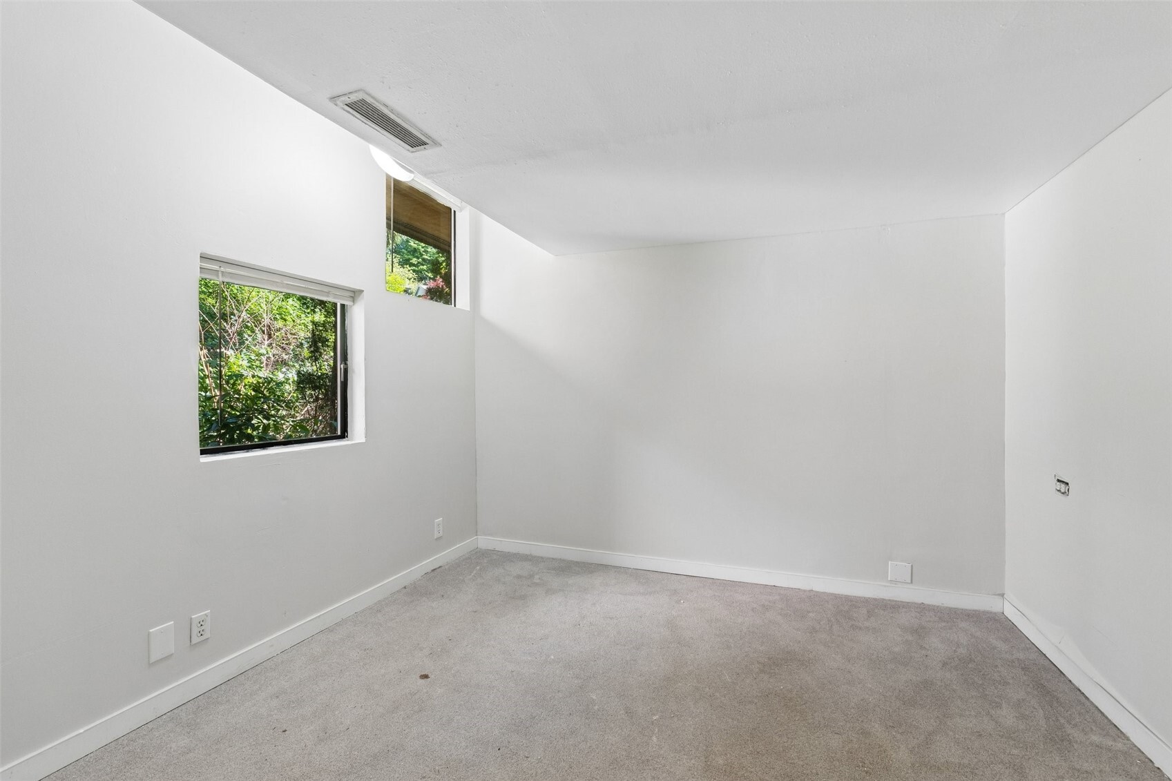 10702 Hill Terrace Property Photo 22