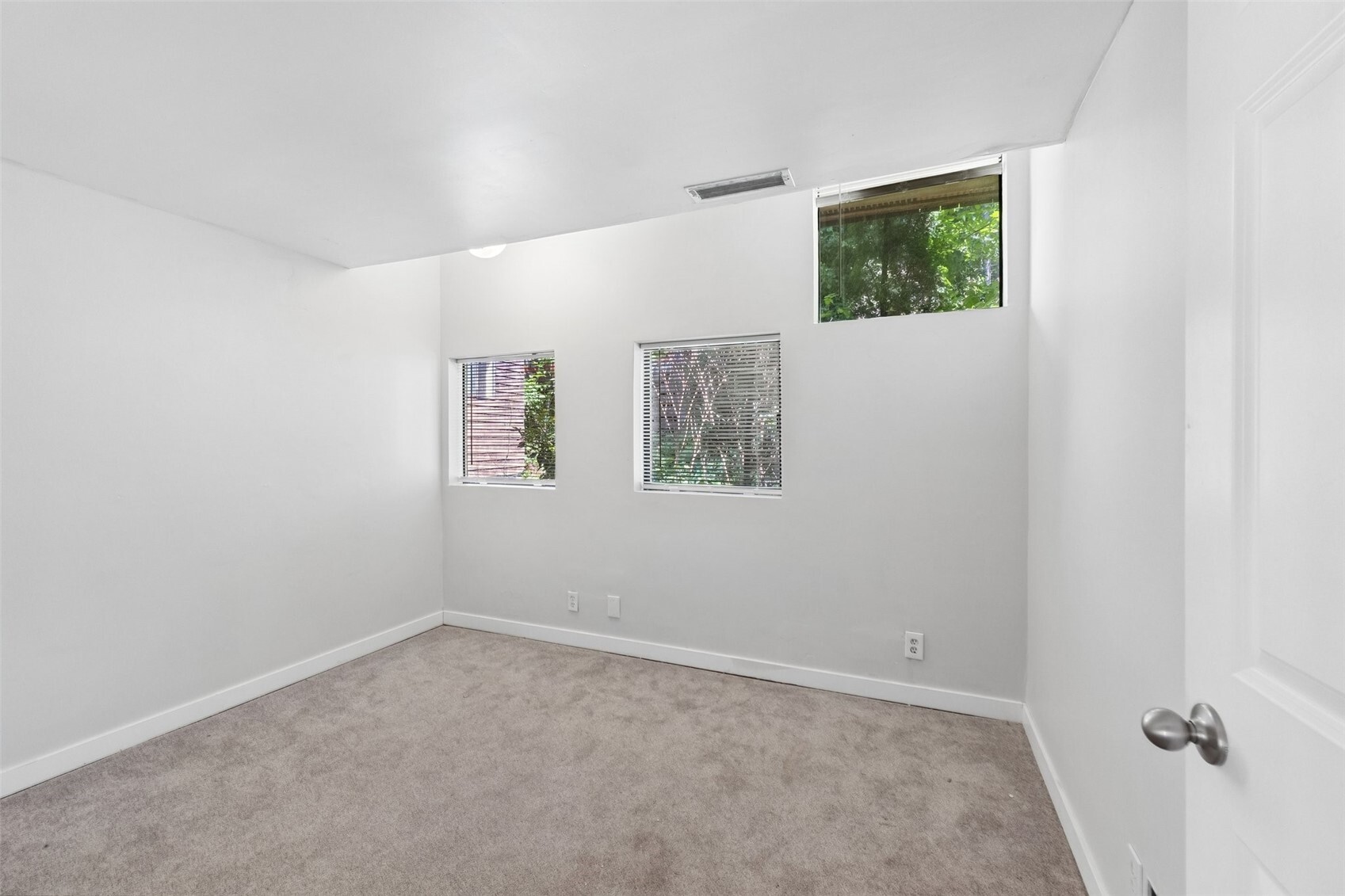 10702 Hill Terrace Property Photo 27