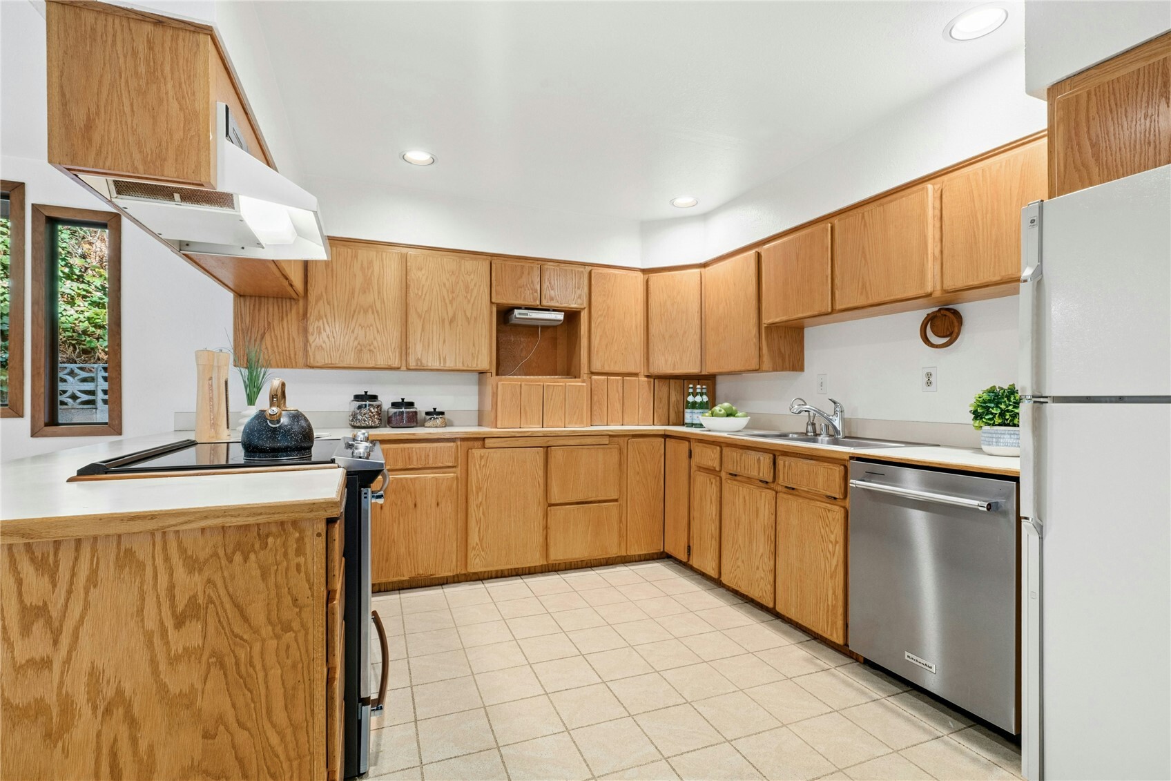3024 Ne 180th Street Property Photo 5