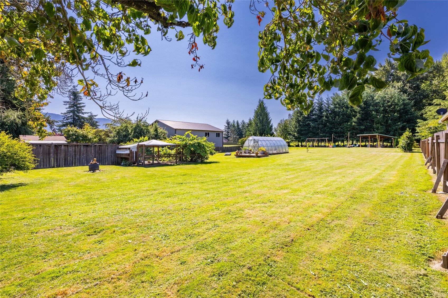 307 Lincoln Street Property Photo 4