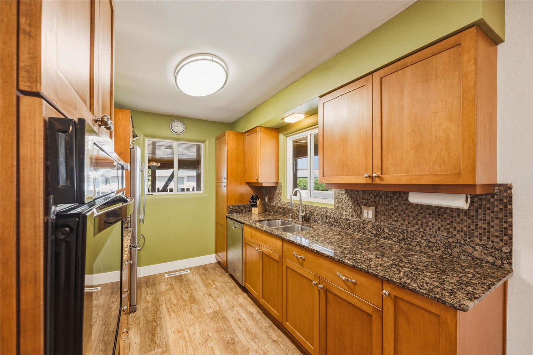 307 Lincoln Street Property Photo 12