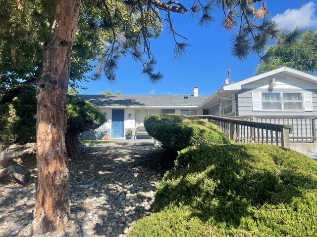 324 N Dale Road Property Photo 1