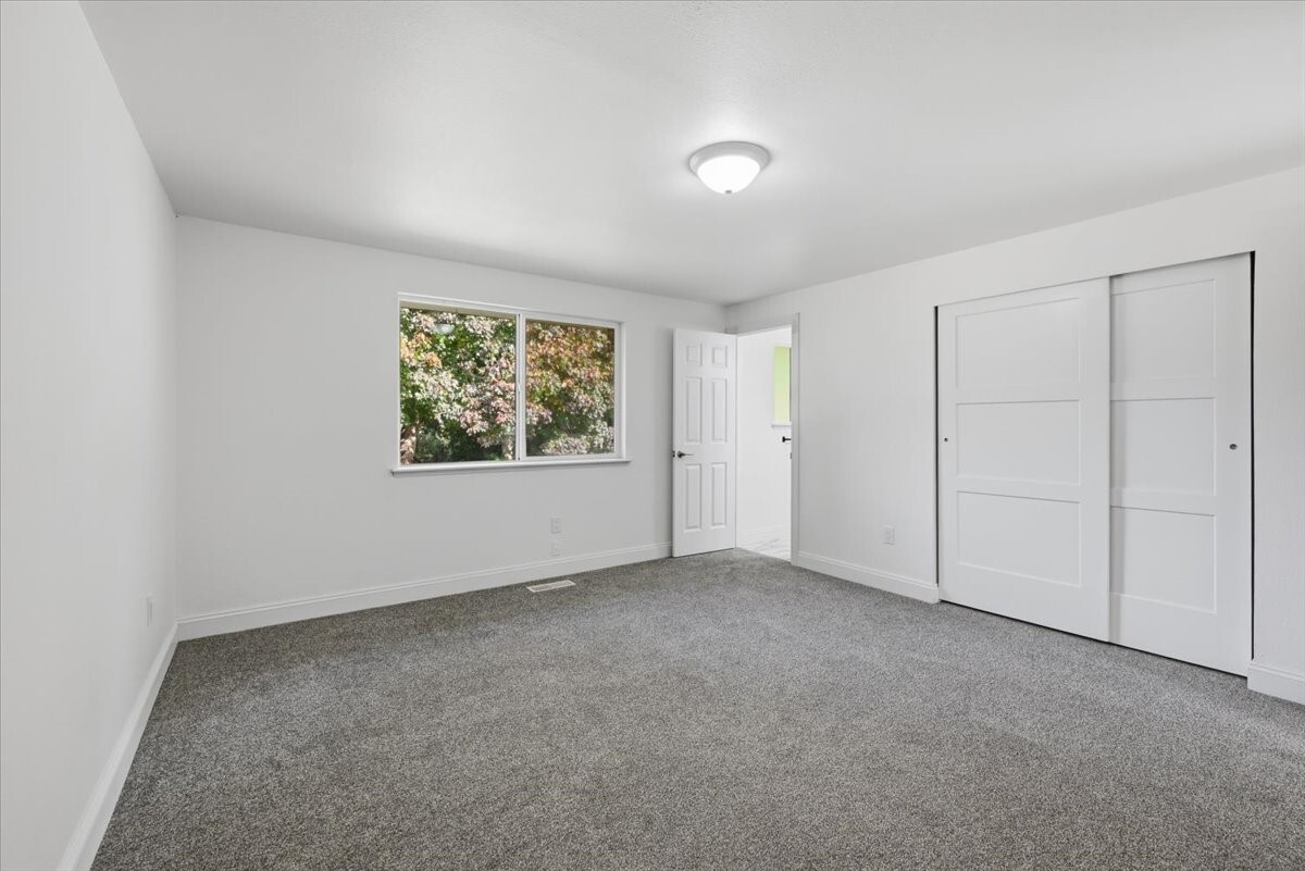 10335 99th Street Property Photo 12