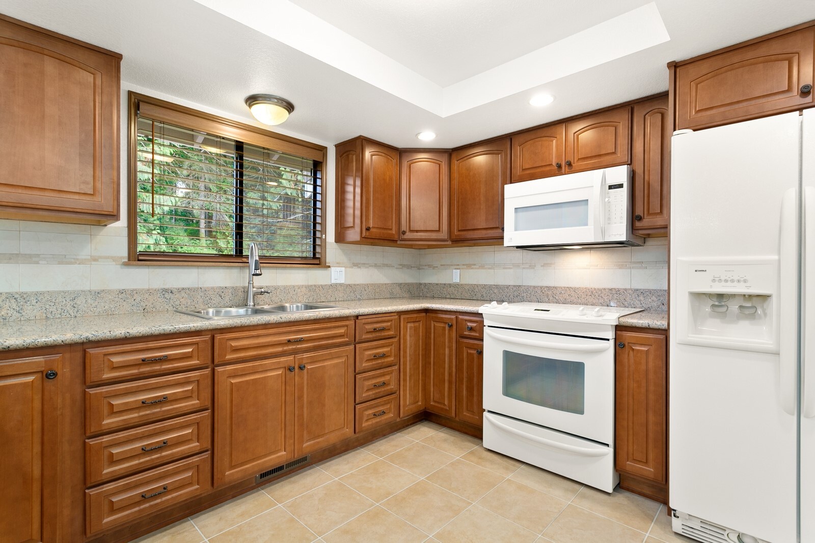 9370 Saint Johns Place Property Photo 8
