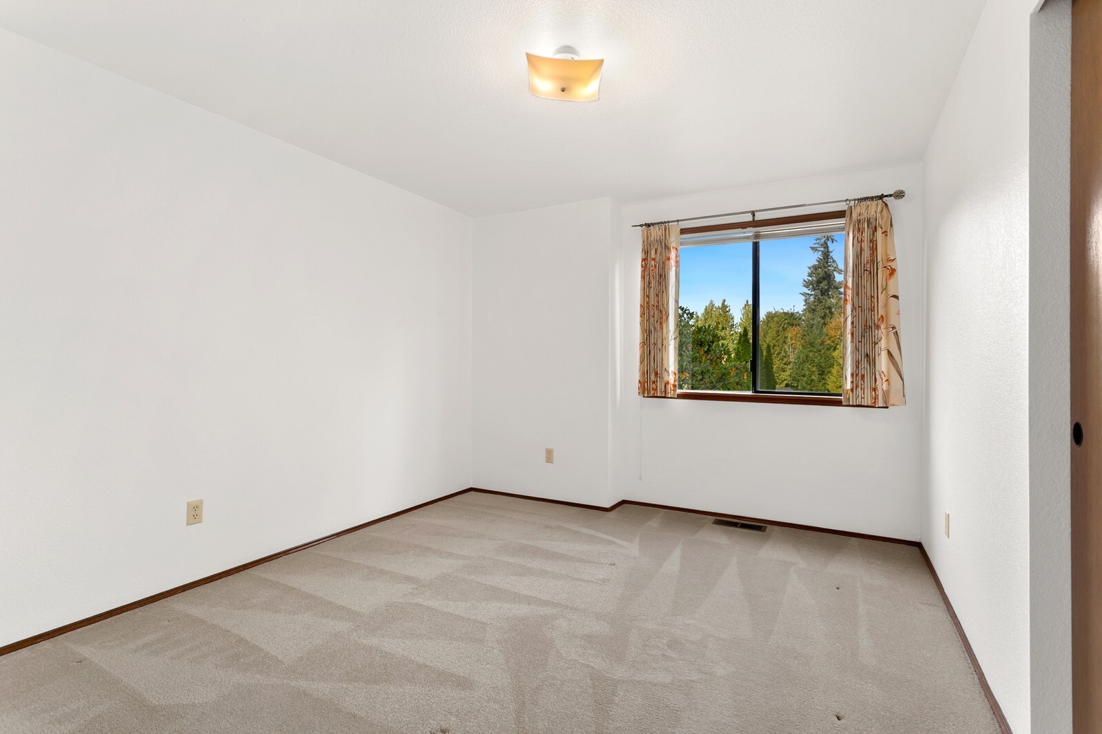 9370 Saint Johns Place Property Photo 22
