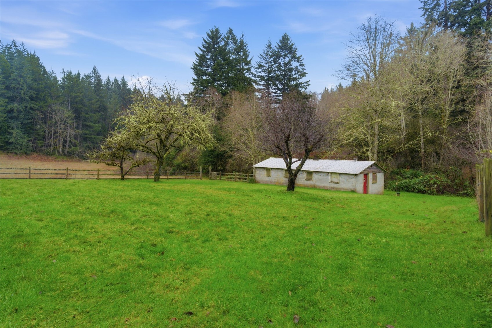 22628 Holgar Court Property Photo 4