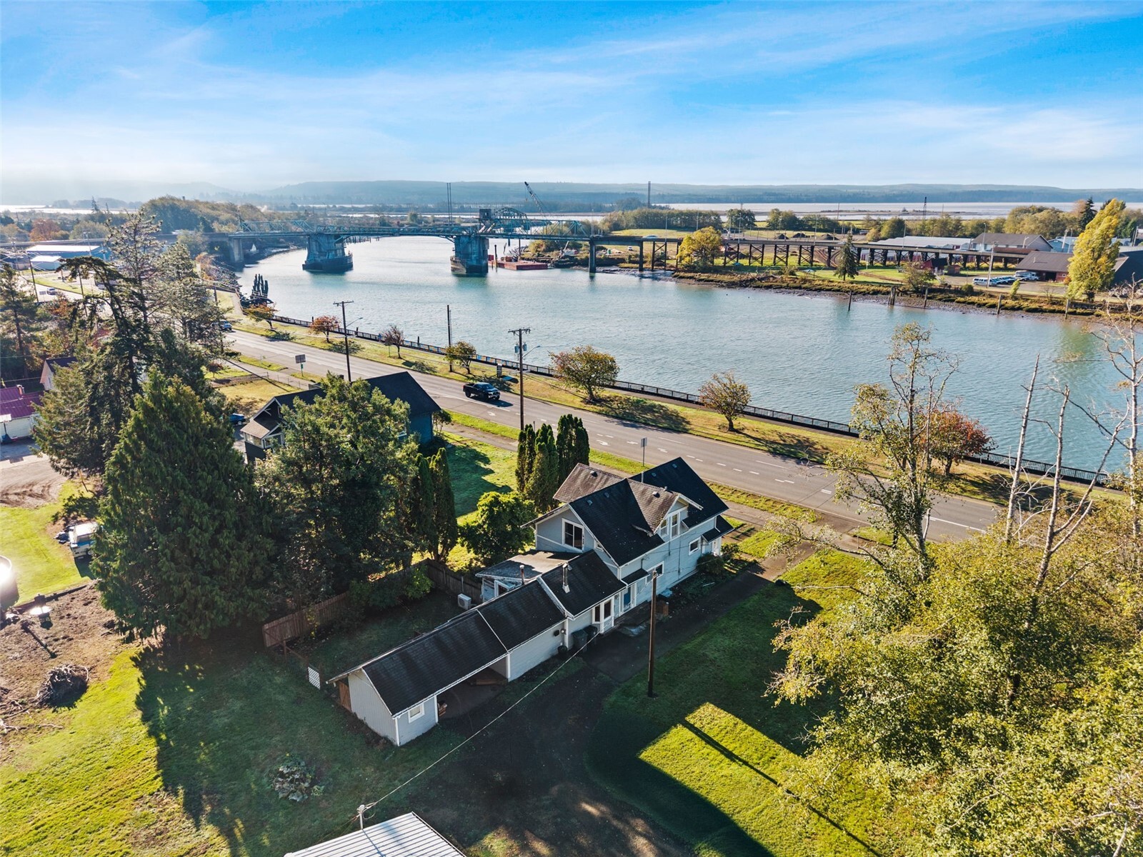 1811 Riverside Avenue Property Photo 2