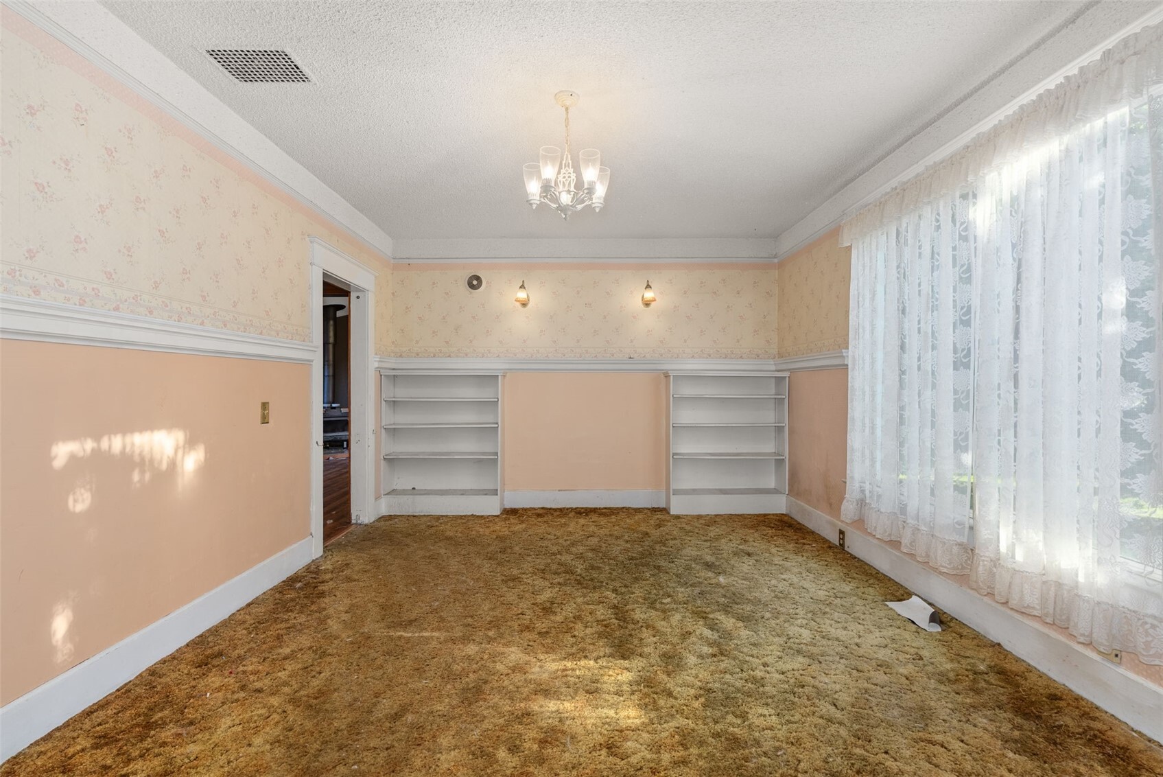 1811 Riverside Avenue Property Photo 8