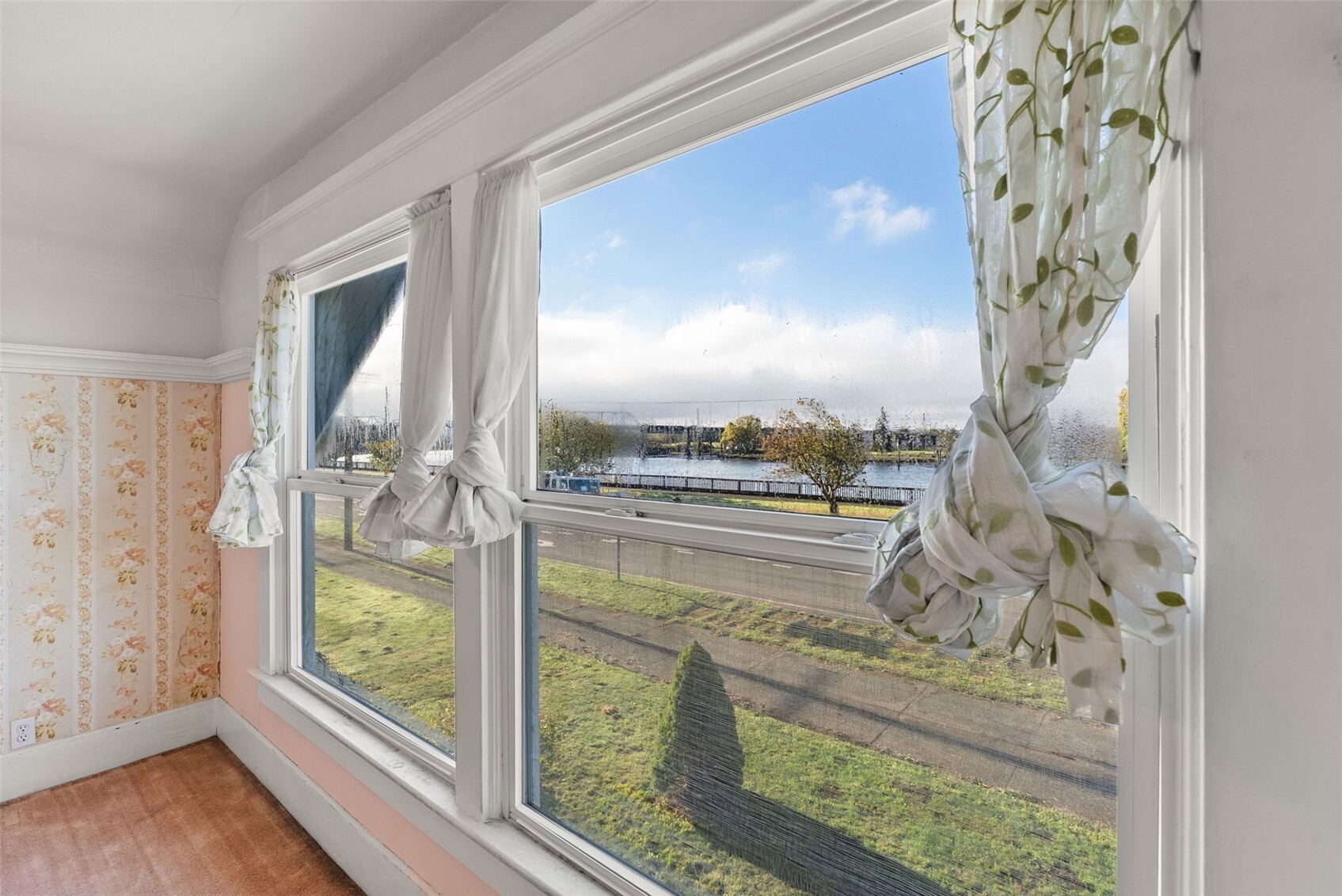 1811 Riverside Avenue Property Photo 14