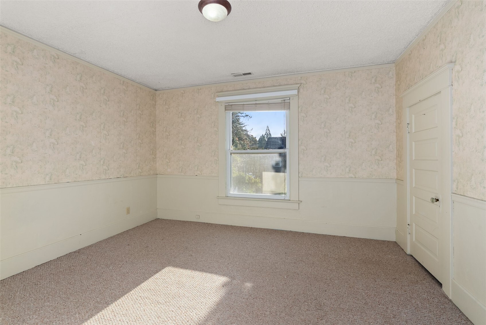 1811 Riverside Avenue Property Photo 18