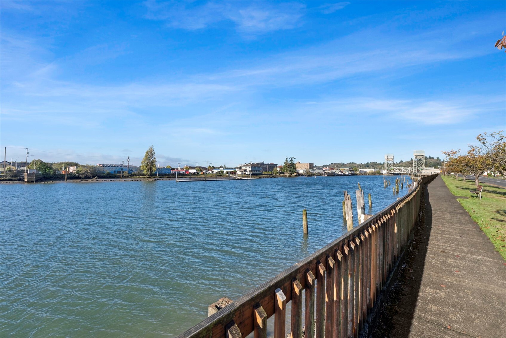 1811 Riverside Avenue Property Photo 32