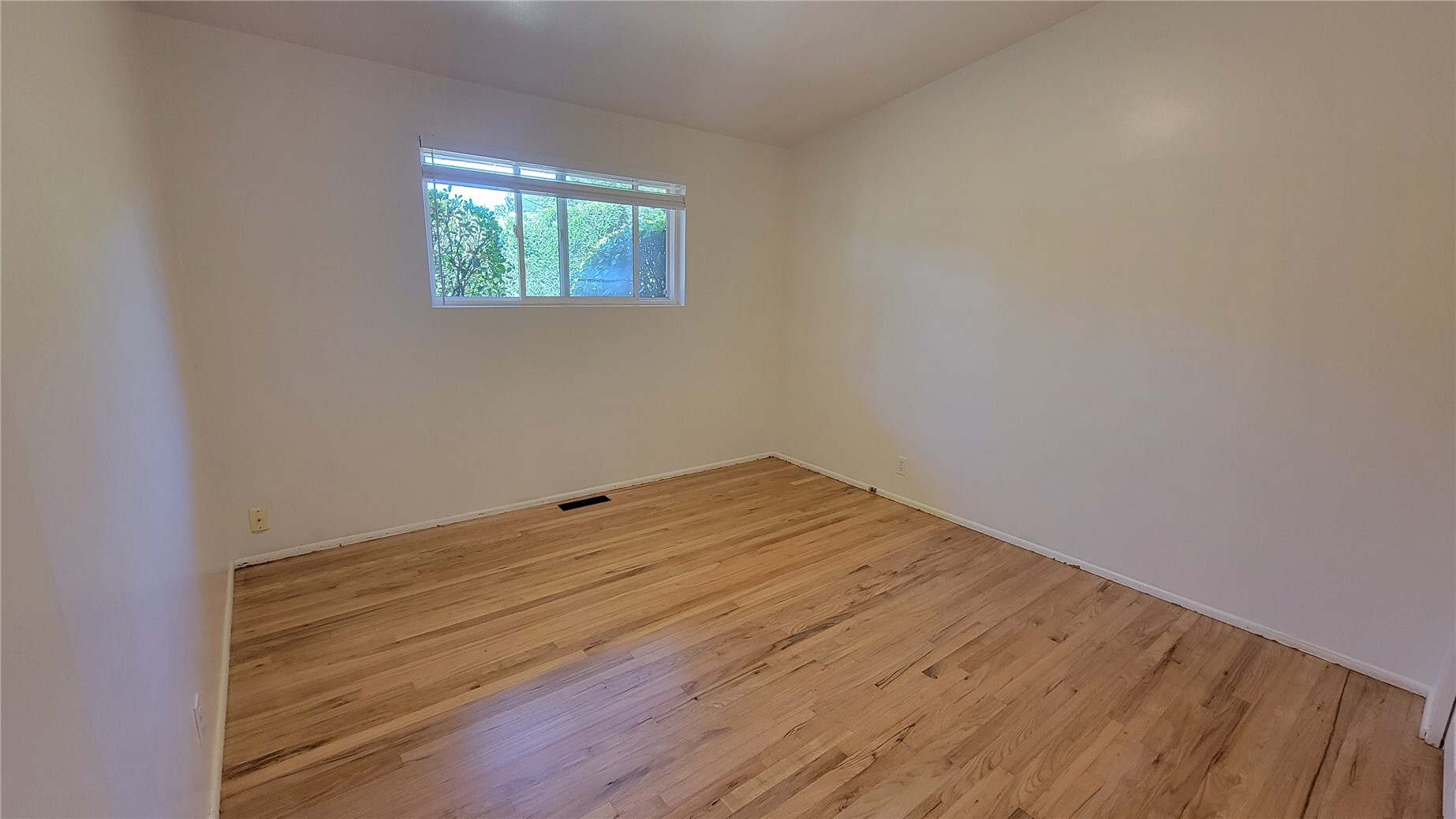 12051 Se 42nd Street Property Photo 3