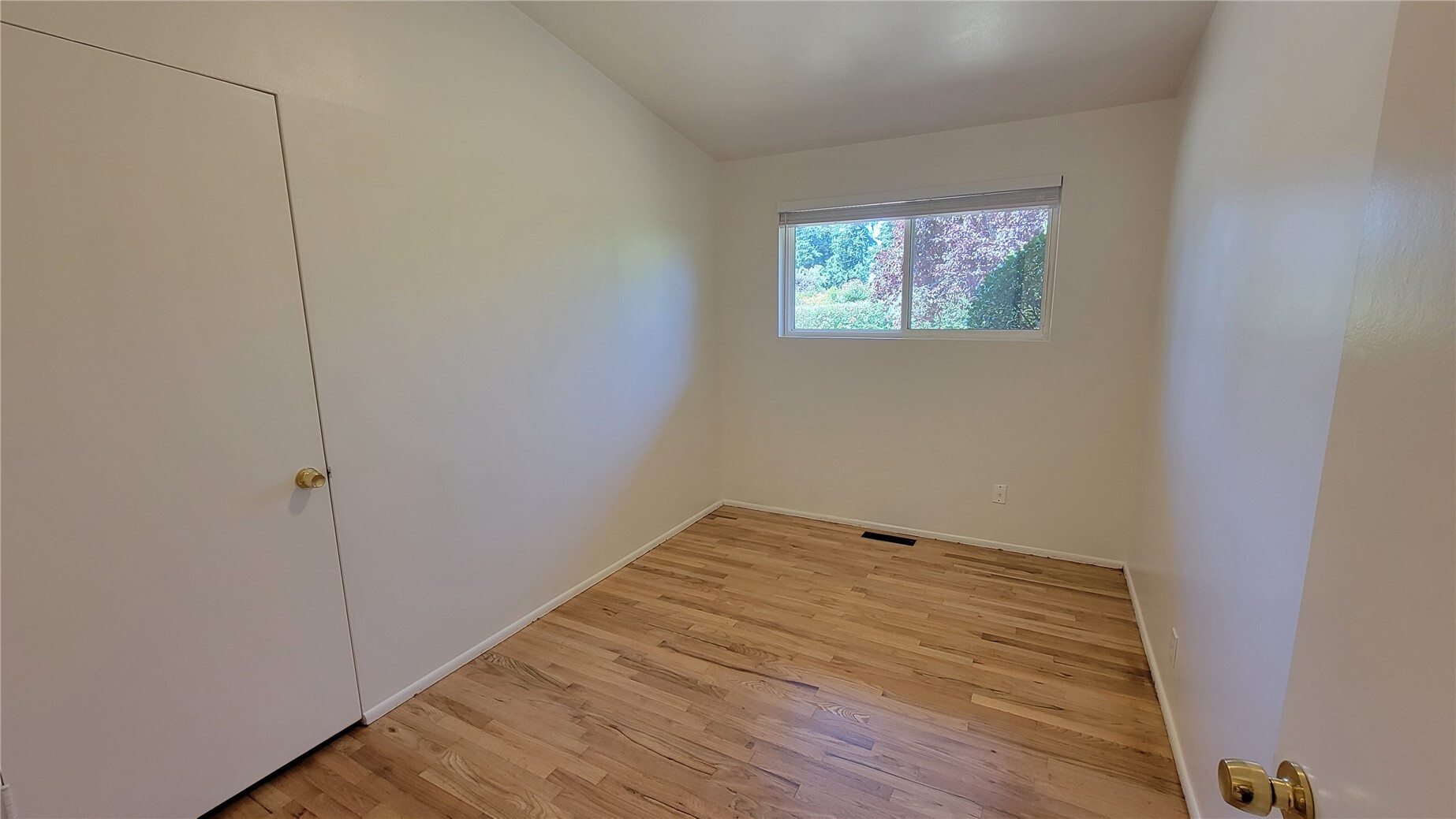 12051 Se 42nd Street Property Photo 4