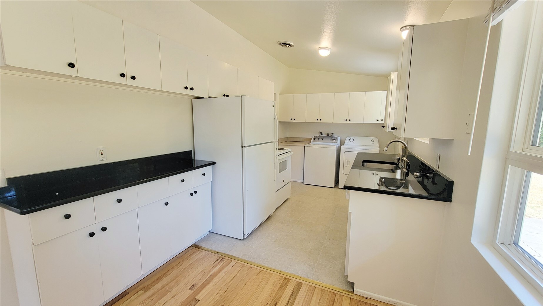 12051 Se 42nd Street Property Photo 5