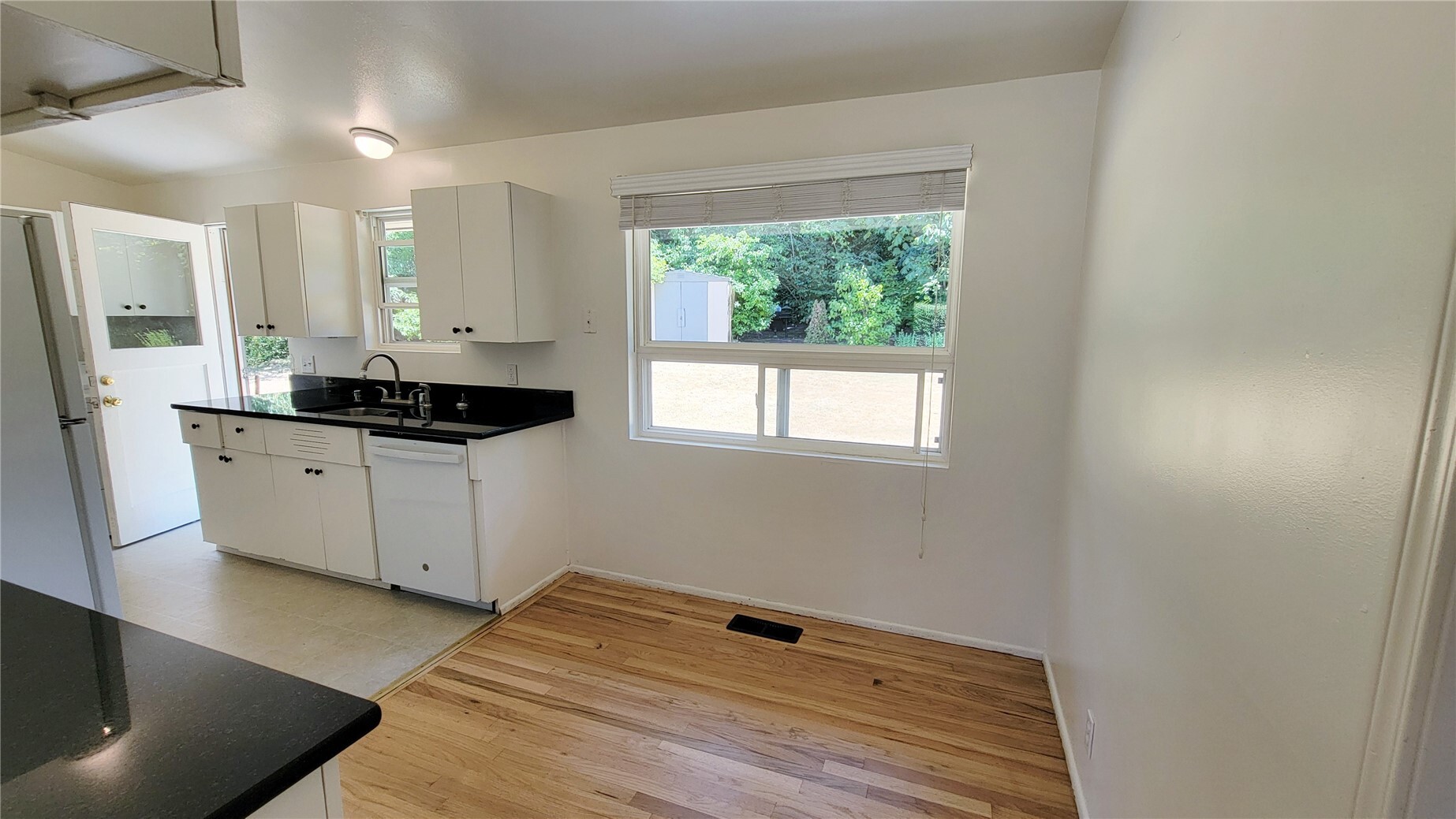 12051 Se 42nd Street Property Photo 10
