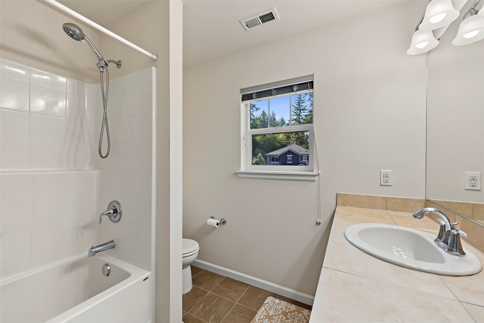 19527 33rd Drive Property Photo 12