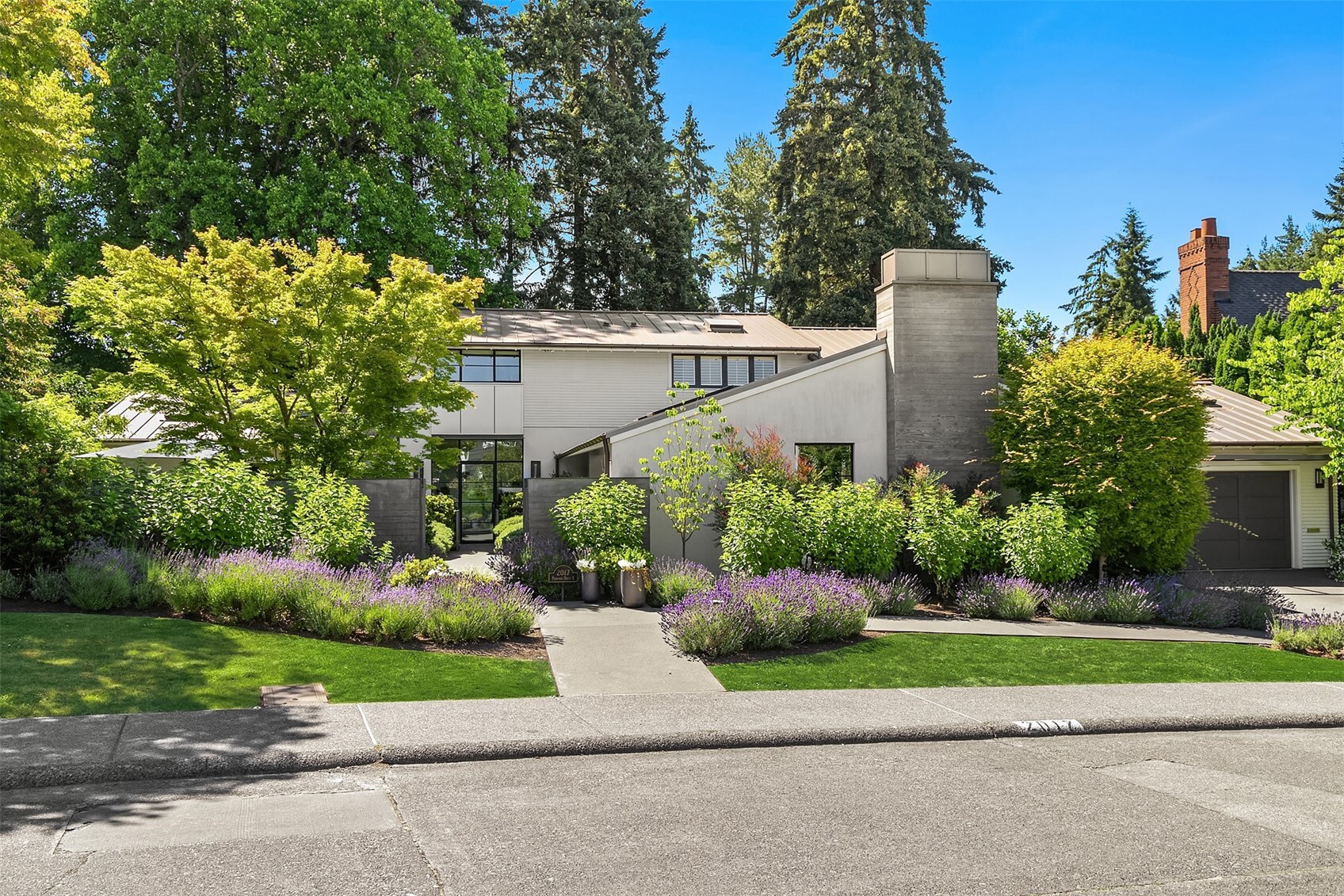 2017 Parkside Drive Property Photo 4