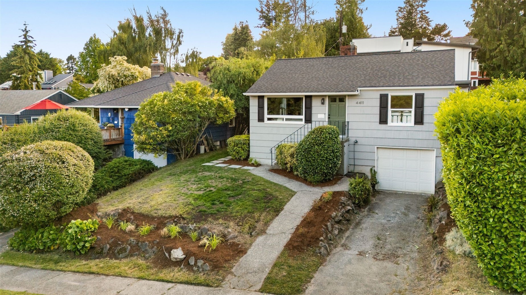 4411 50th Avenue Property Photo 2