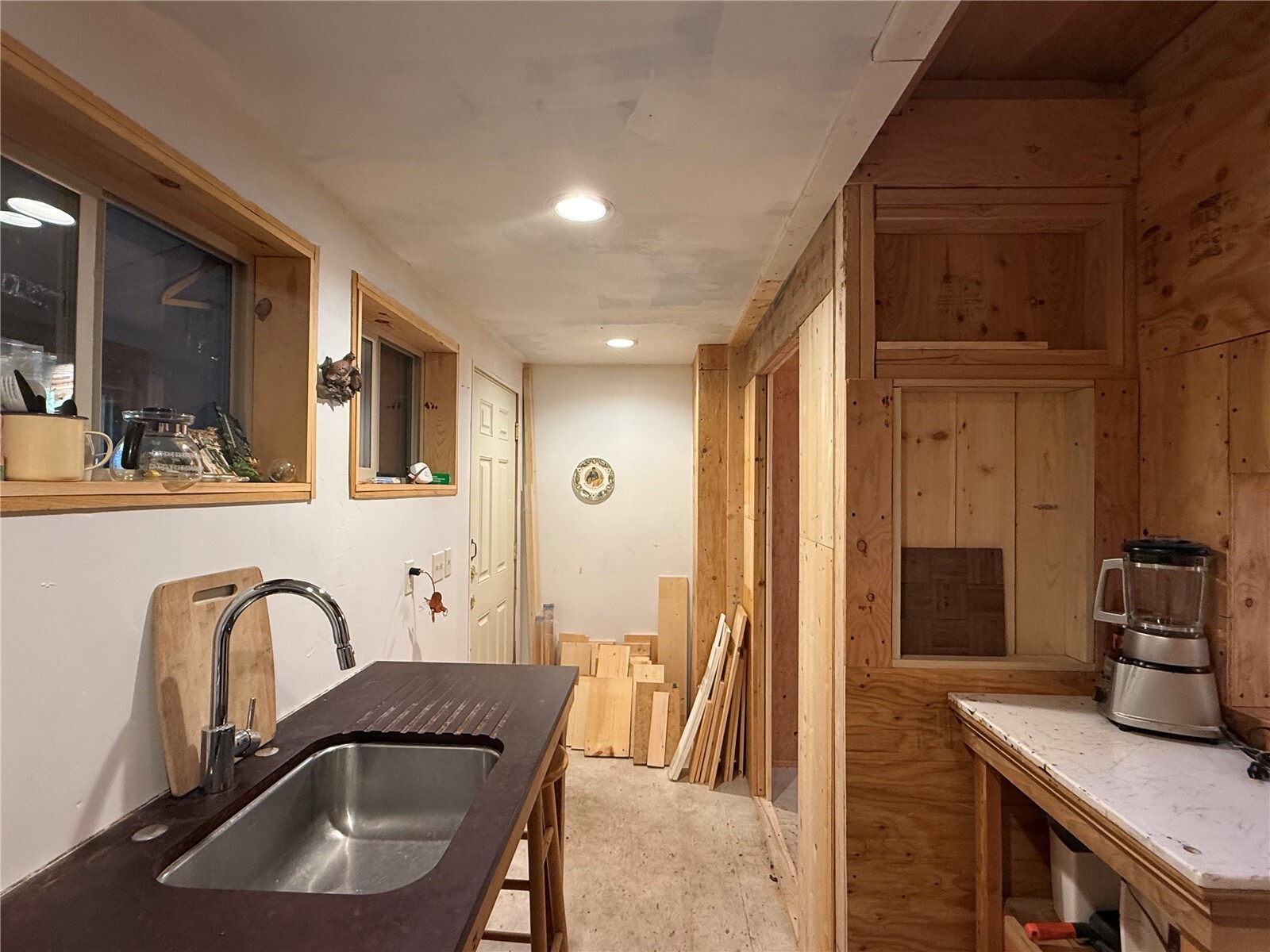 2735 Fox Street Property Photo 5