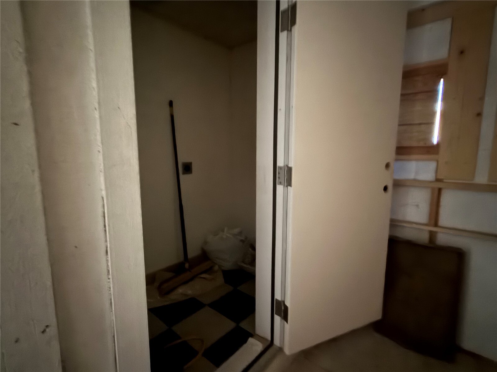 2735 Fox Street Property Photo 13
