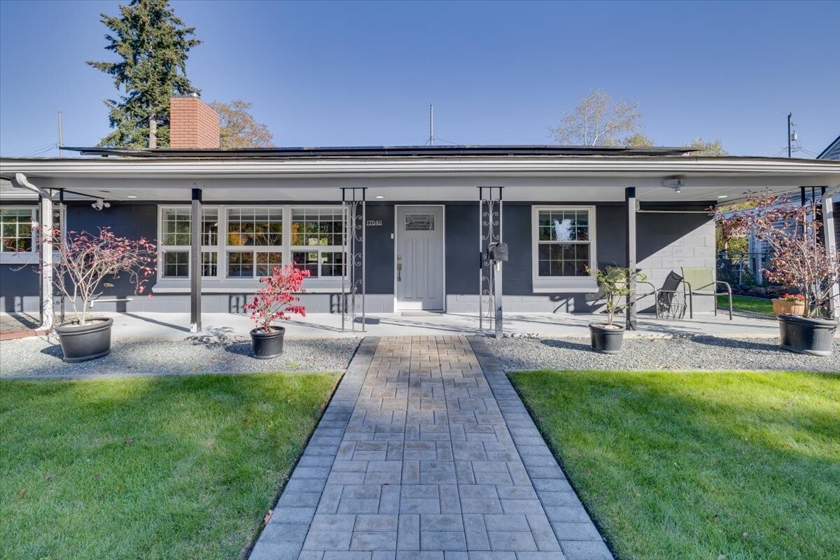 17040 3rd Avenue Property Photo 2
