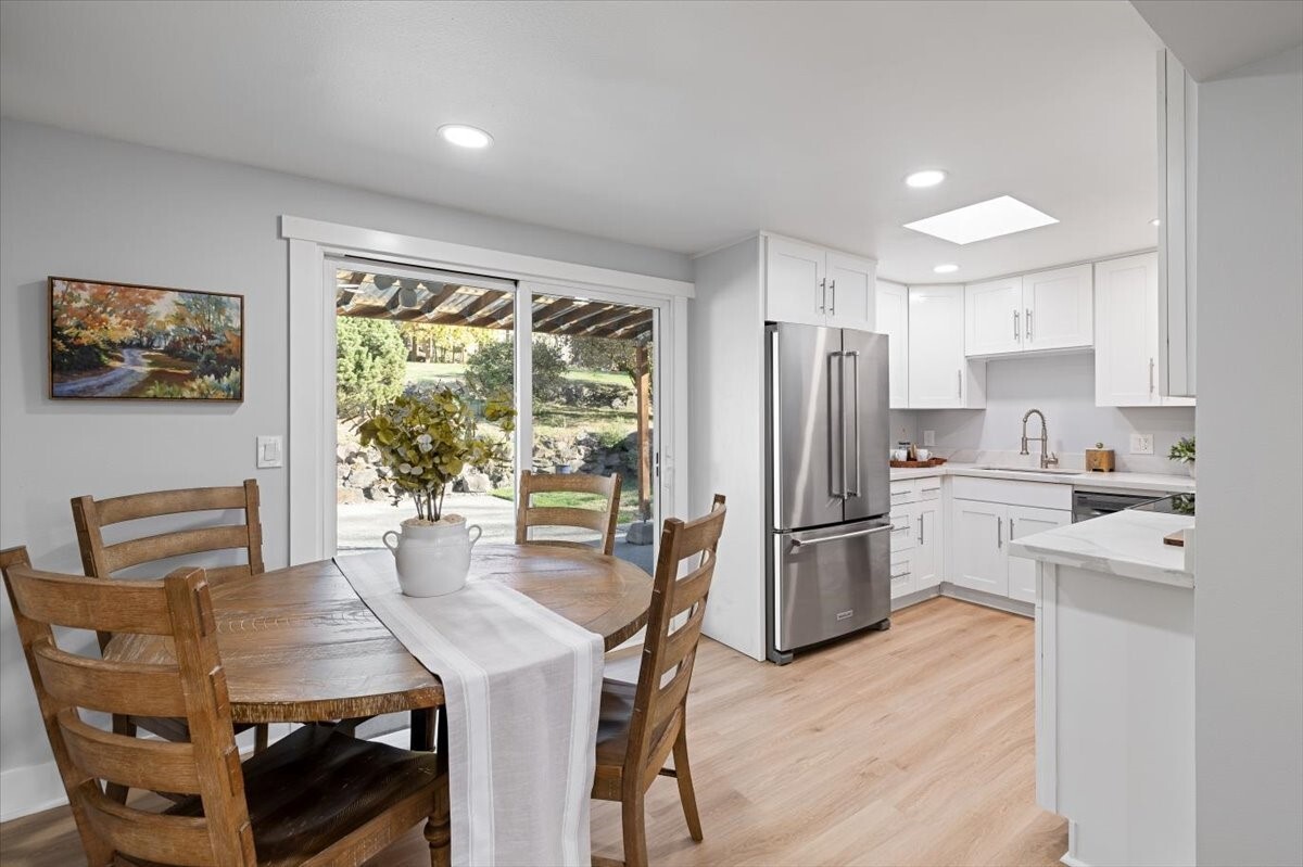 17040 3rd Avenue Property Photo 6