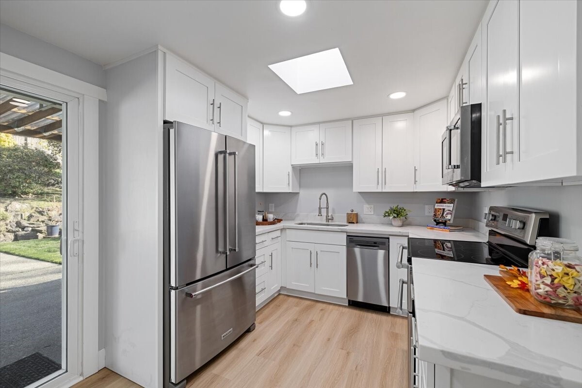 17040 3rd Avenue Property Photo 7