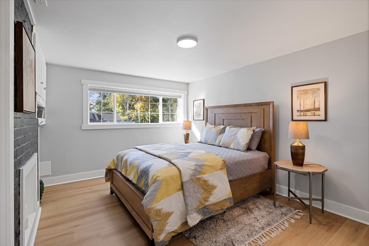 17040 3rd Avenue Property Photo 11