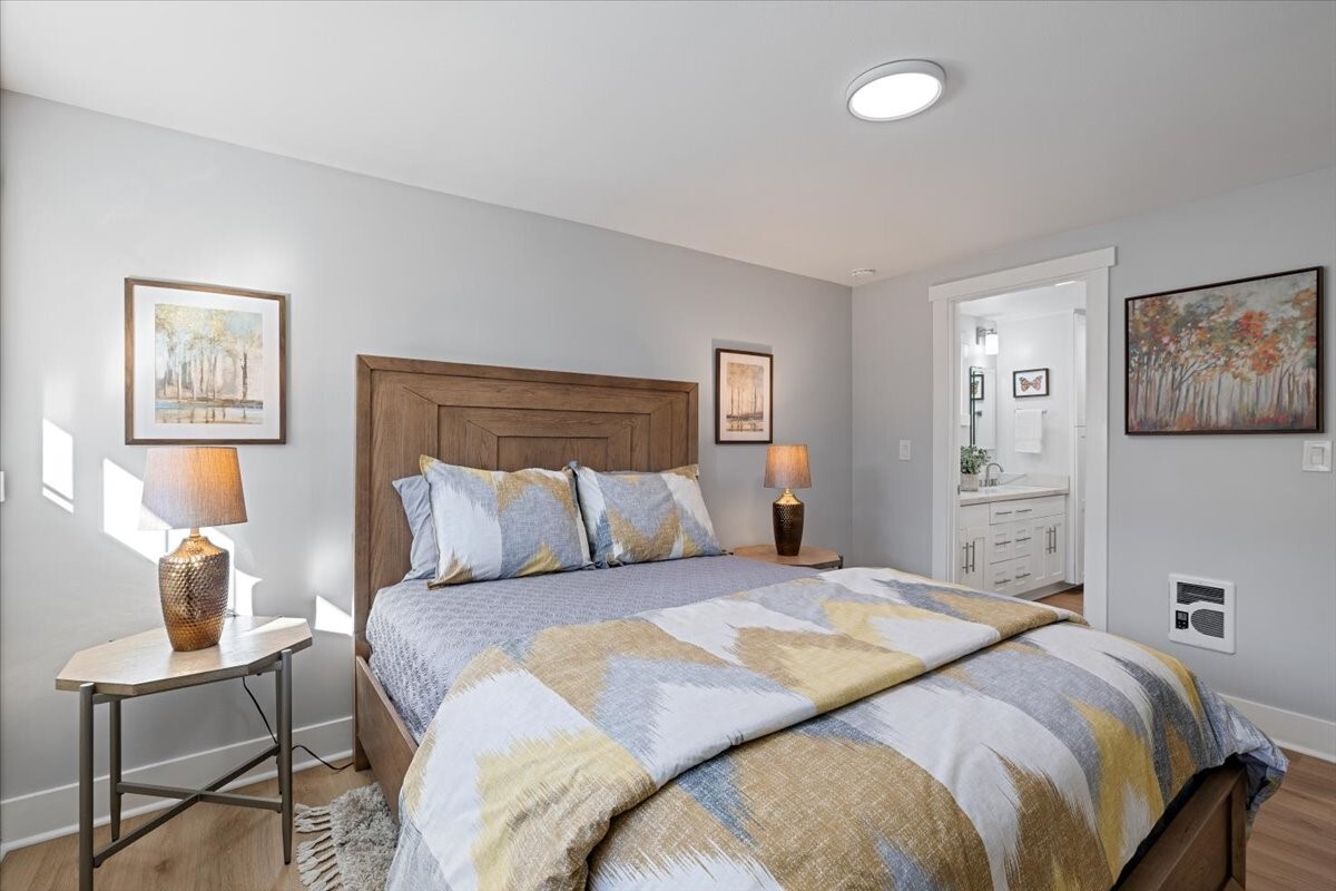 17040 3rd Avenue Property Photo 12
