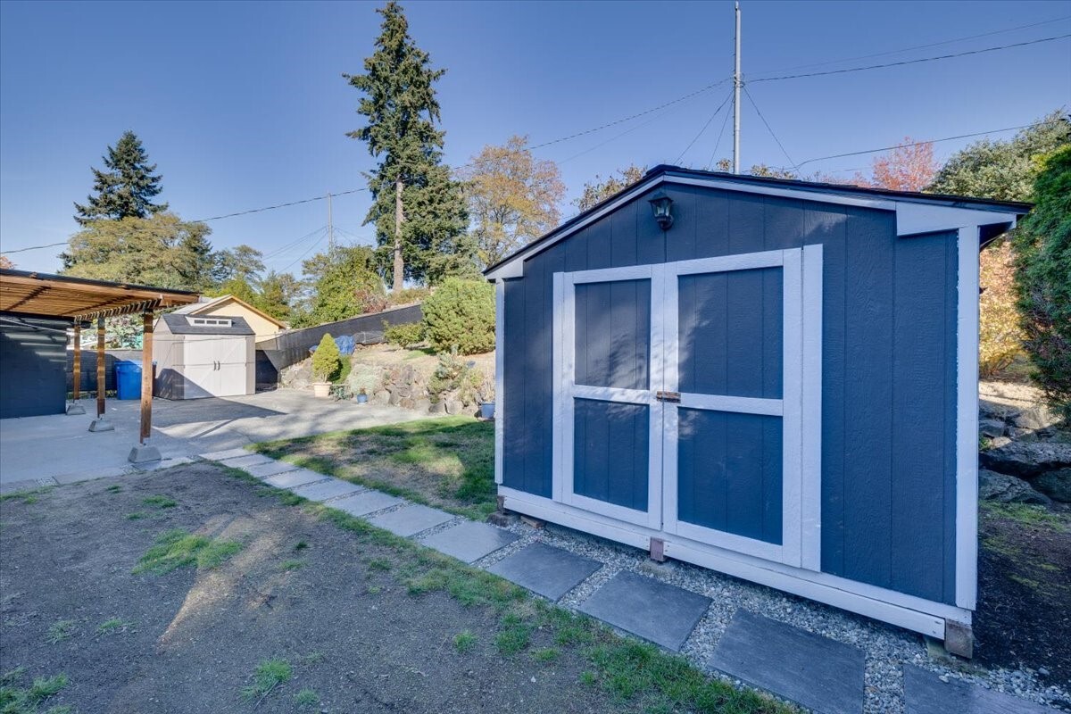 17040 3rd Avenue Property Photo 22