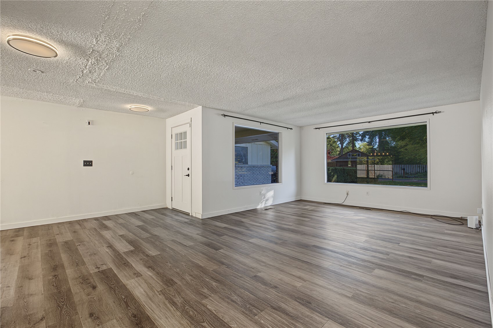 1601 Sunset Way Property Photo 6