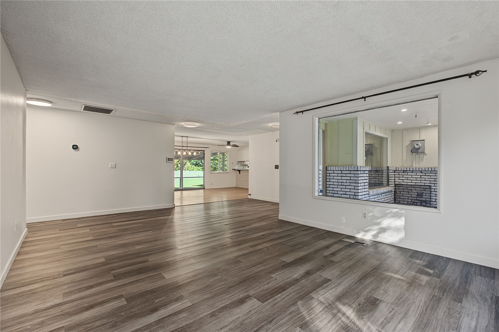 1601 Sunset Way Property Photo 7